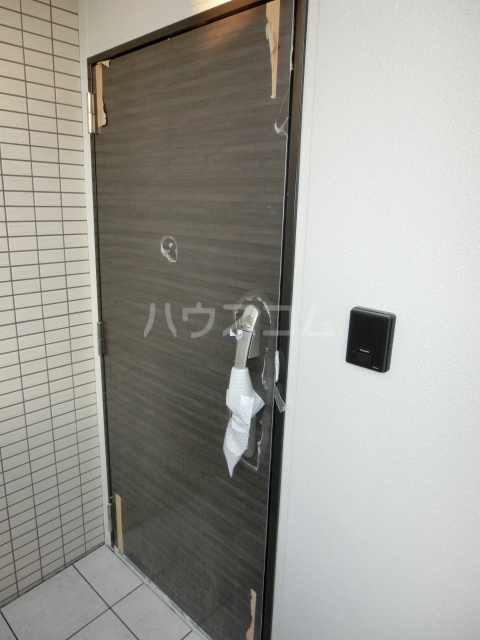 27/30 エントランス