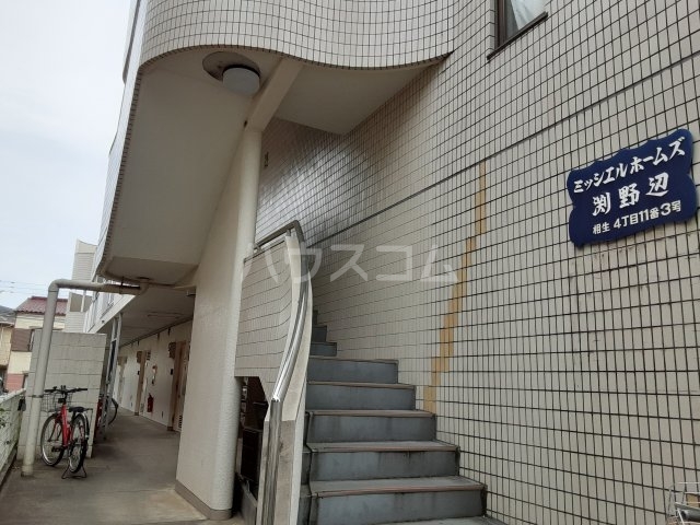 2/3 エントランス