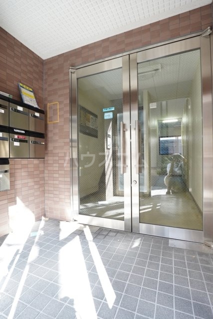 20/30 エントランス