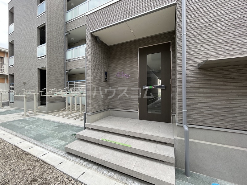 2/2 エントランス