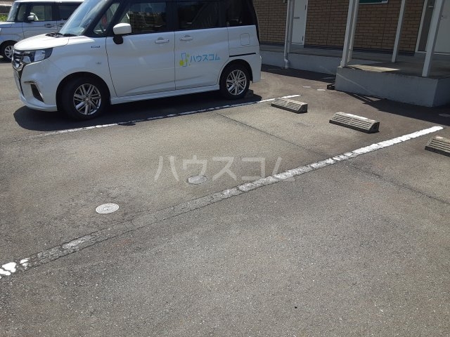 18/25 駐車場