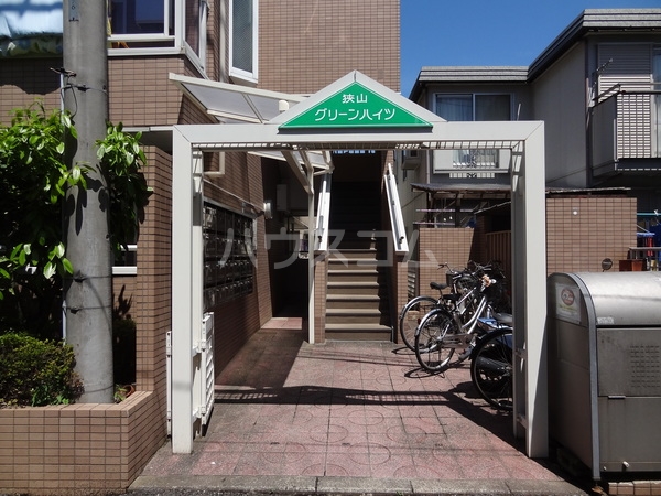 23/30 エントランス