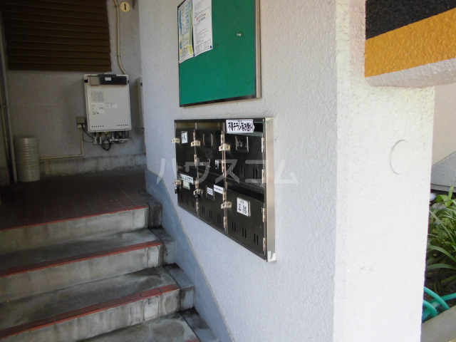 26/30 エントランス