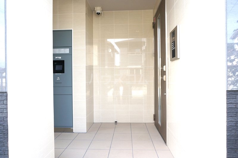 20/30 エントランス