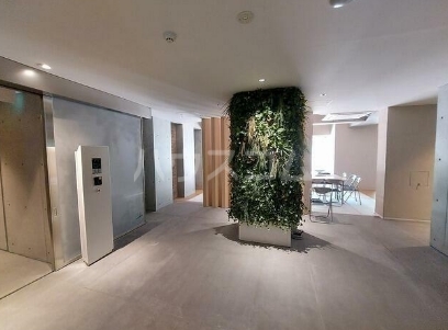 16/25 エントランス