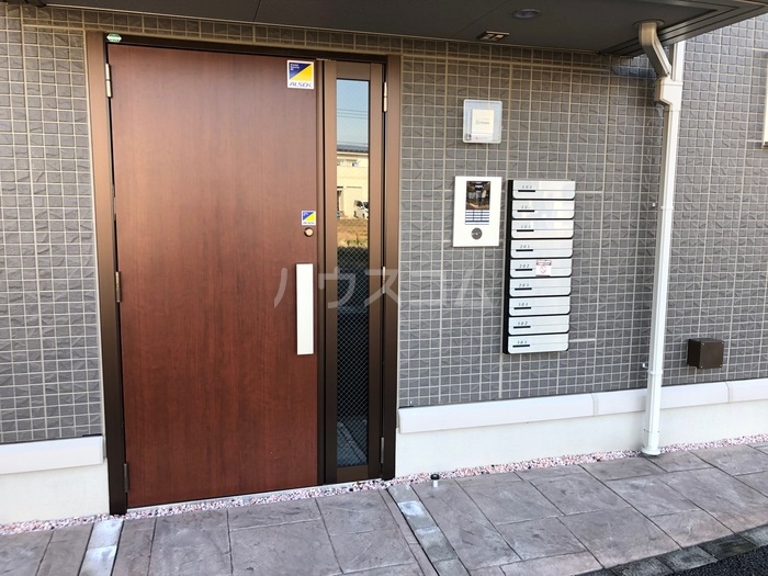 19/30 エントランス