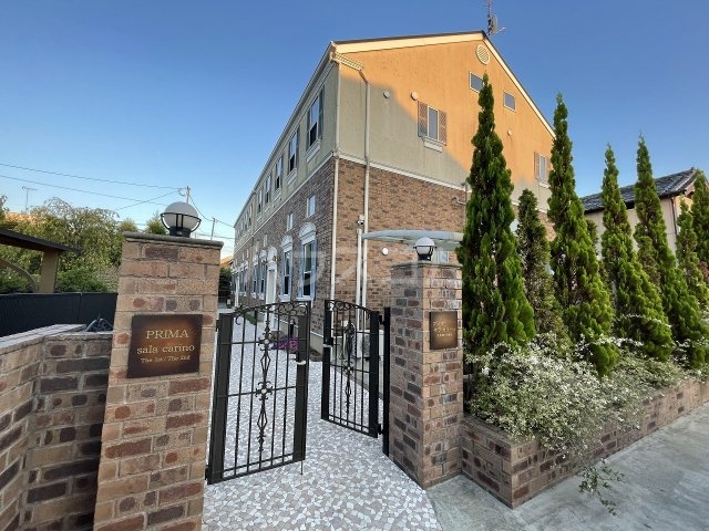 26/30 エントランス