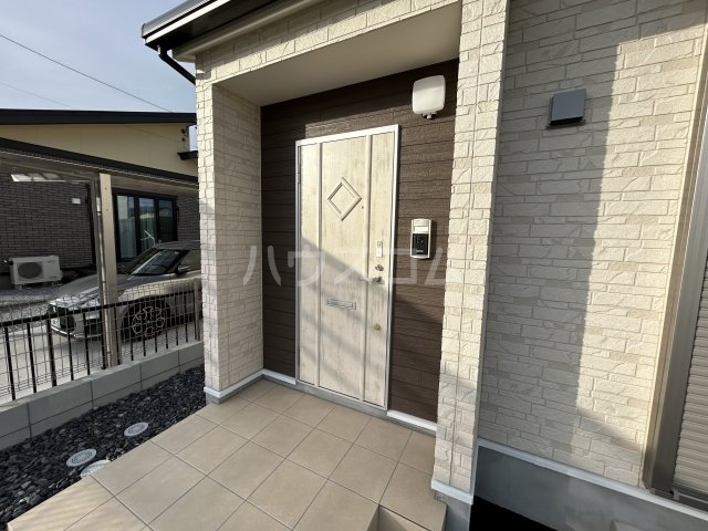 27/30 エントランス