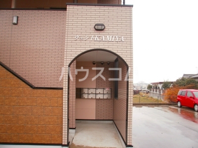 23/30 エントランス