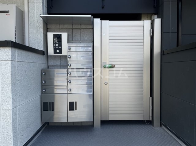 19/22 エントランス