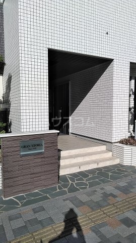 21/29 エントランス