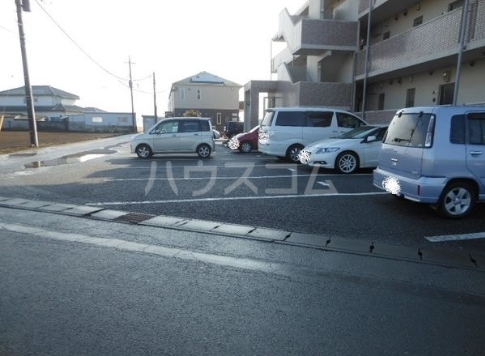 20/28 駐車場