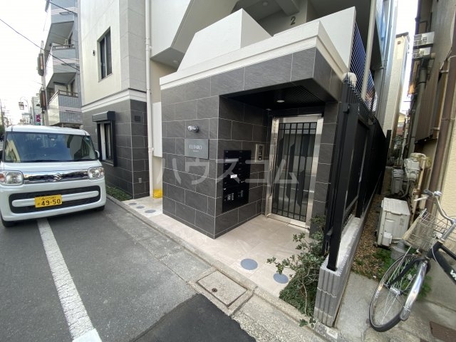 25/30 エントランス