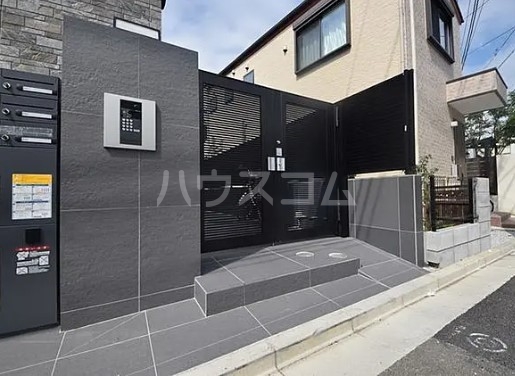 17/26 エントランス