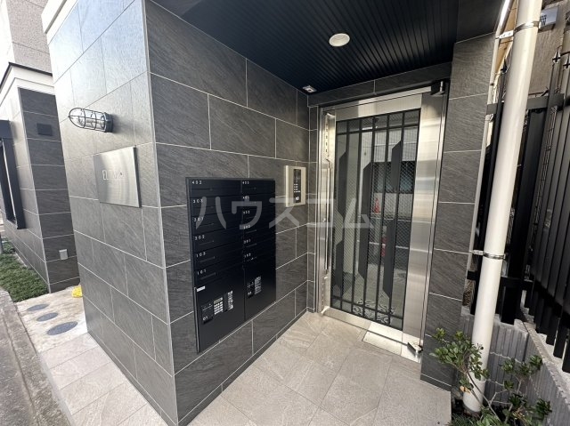 20/30 エントランス