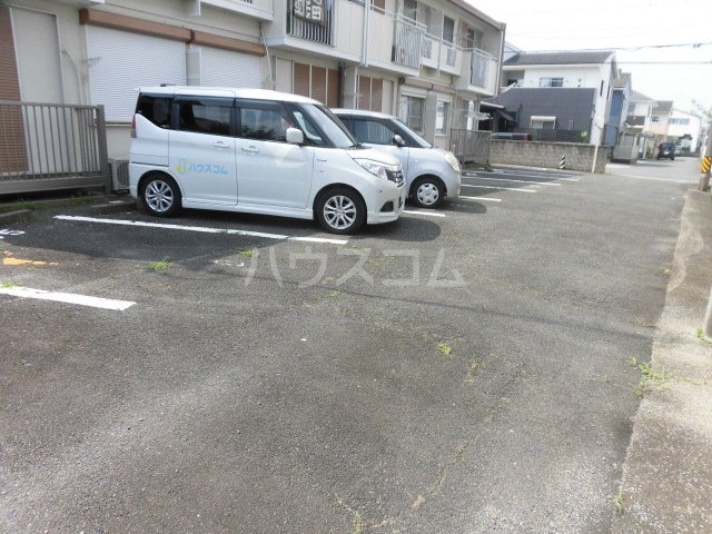 2/6 駐車場