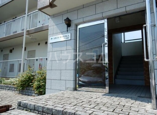 27/30 エントランス