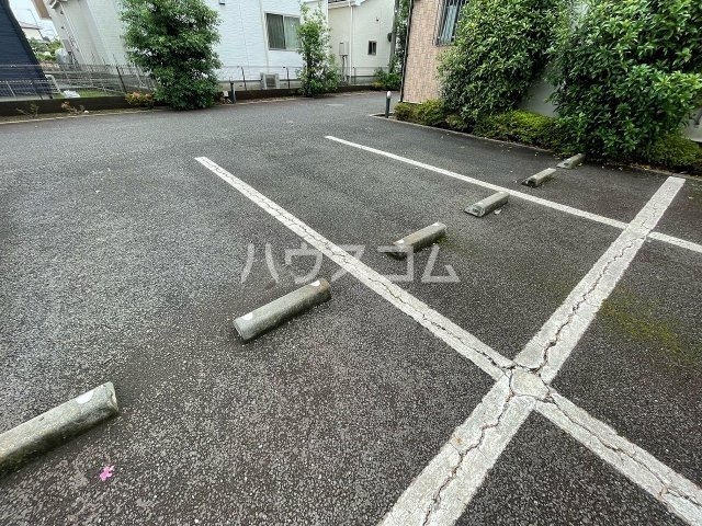 27/28 駐車場