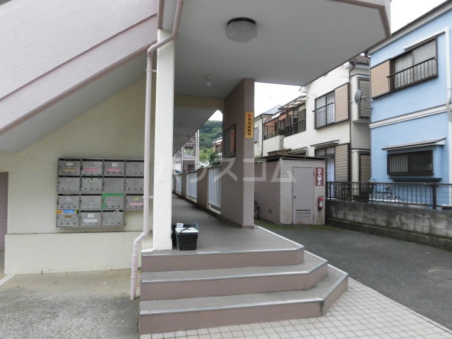 23/24 エントランス