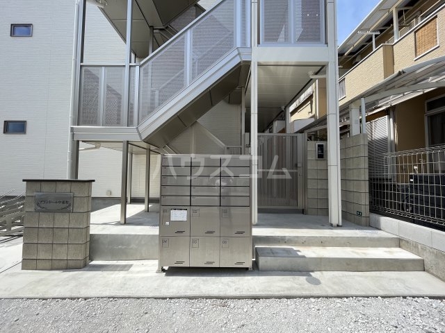 28/30 エントランス