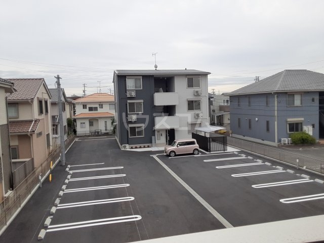 3/7 駐車場