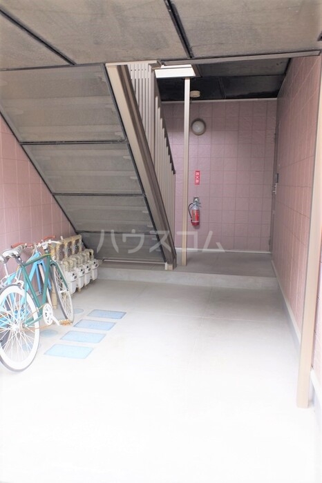 20/30 エントランス