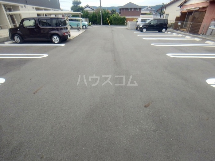 2/6 駐車場