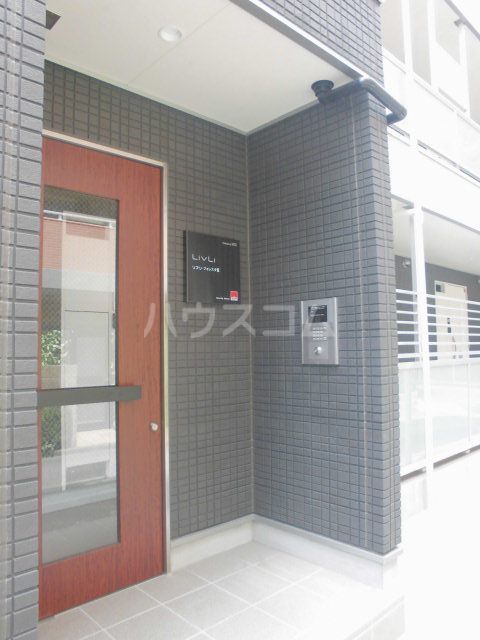 28/30 エントランス