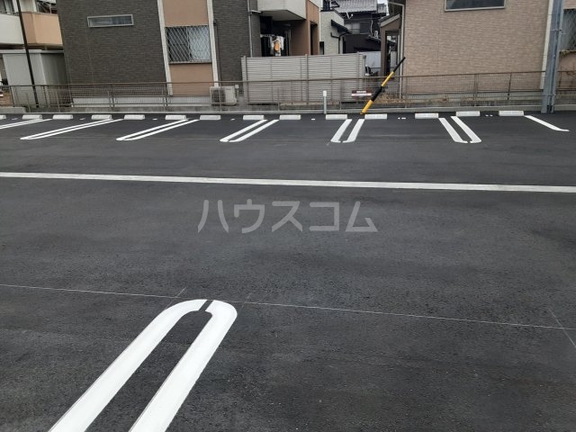 28/30 駐車場