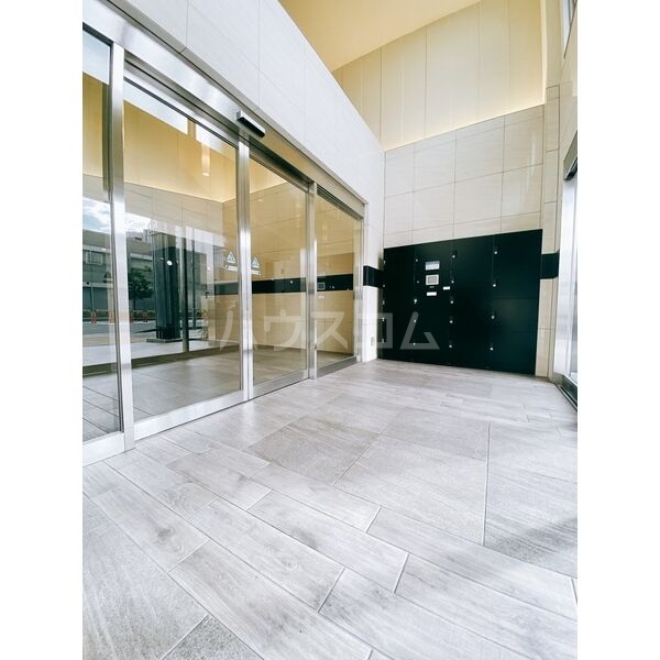 13/22 エントランス