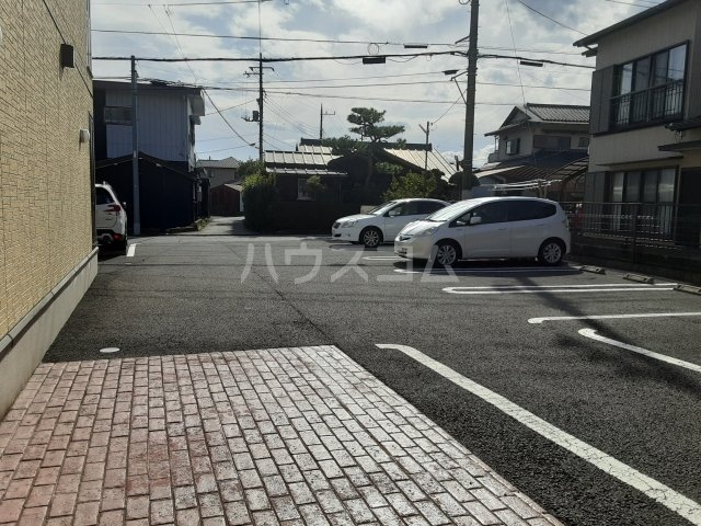 28/28 駐車場