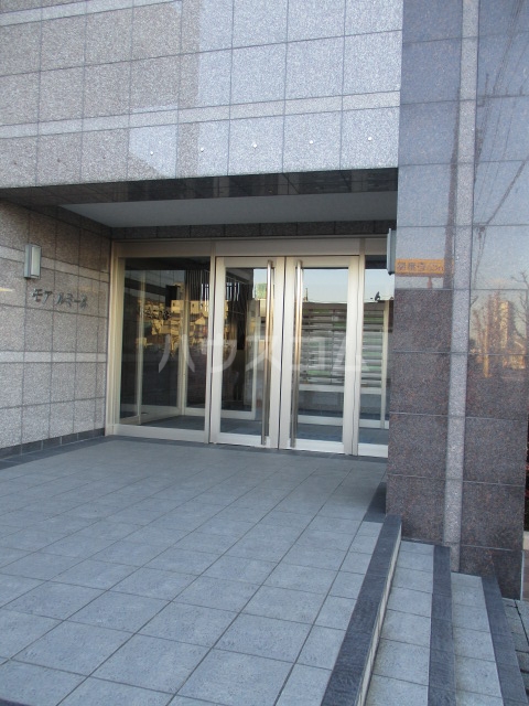 19/28 エントランス