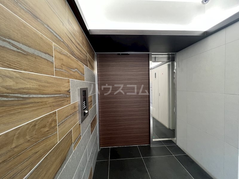 19/28 エントランス