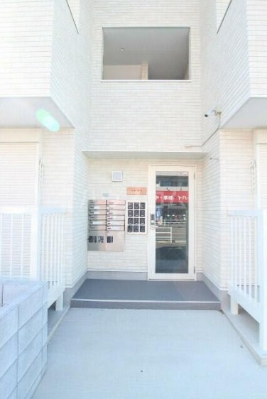 16/25 エントランス