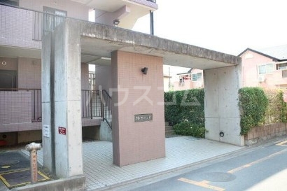 18/28 エントランス