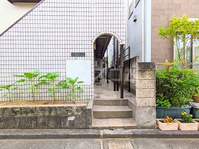 21/26 エントランス