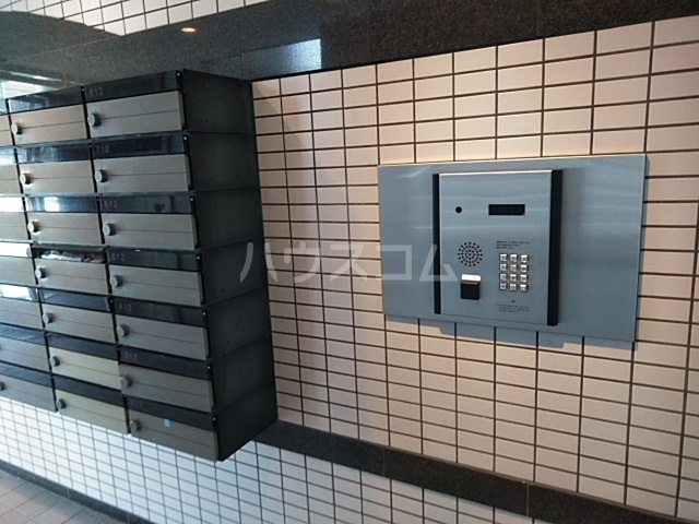 20/29 エントランス