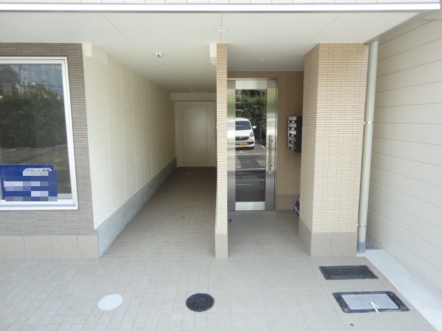 21/30 エントランス