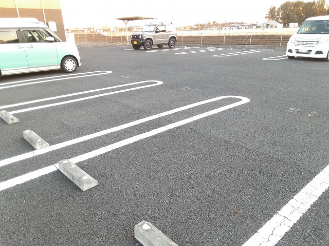 2/3 駐車場
