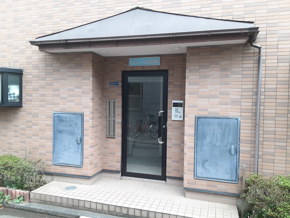 24/26 エントランス