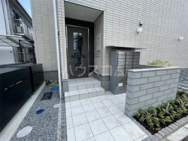 2/3 エントランス