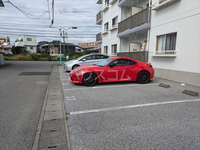 22/30 駐車場