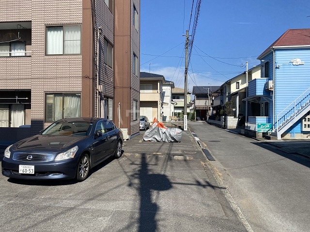 26/28 駐車場