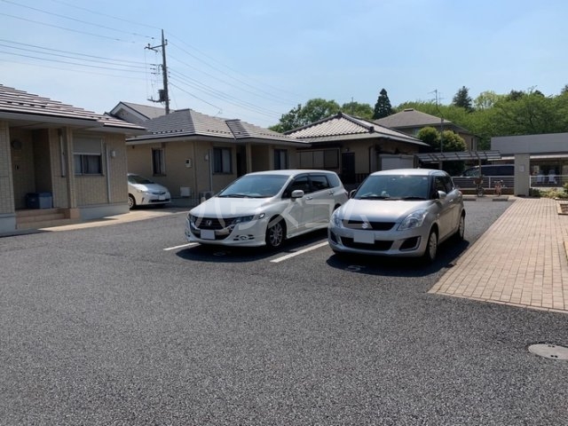 2/7 駐車場