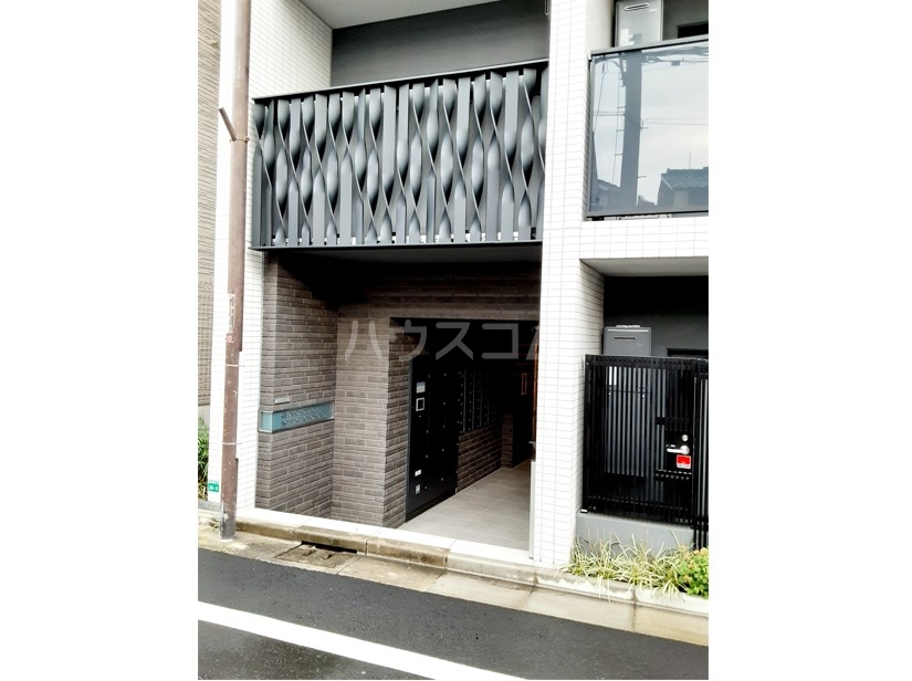 21/26 エントランス