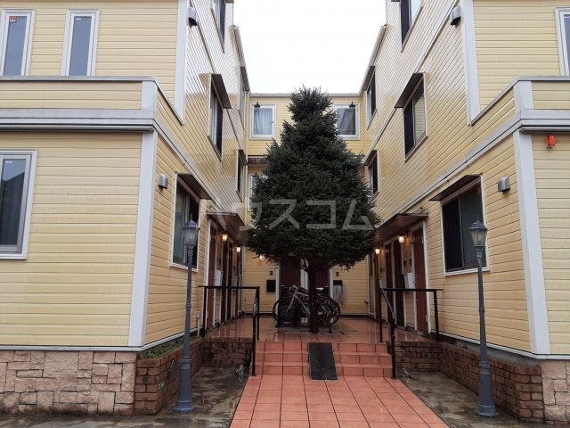 17/27 エントランス