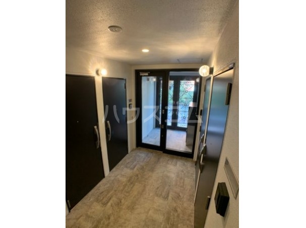 13/15 エントランス