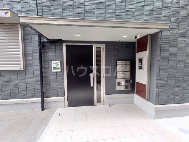 23/30 エントランス