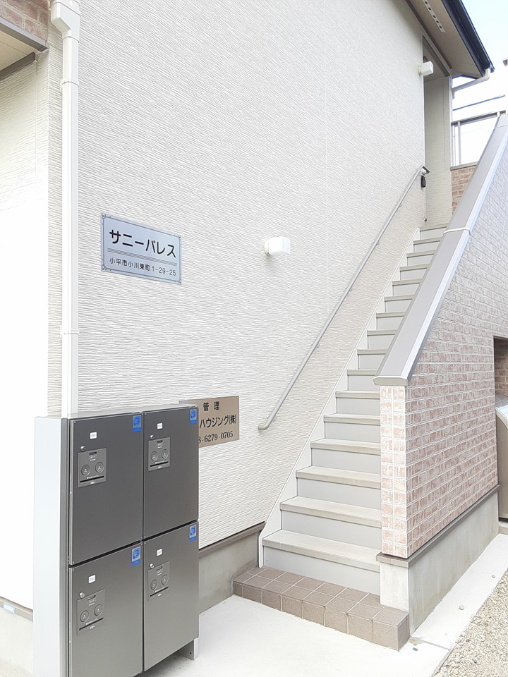 2/4 エントランス