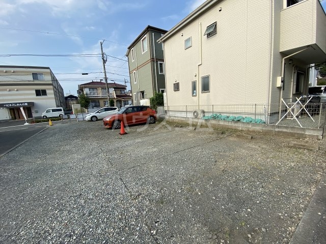 27/30 駐車場